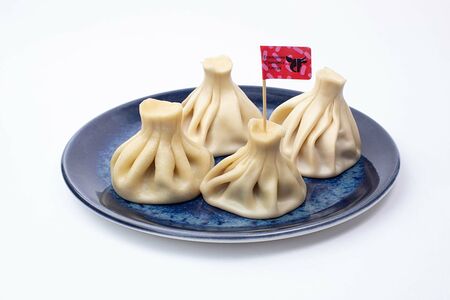 Хинкали с говядиной, свининой и кинзой