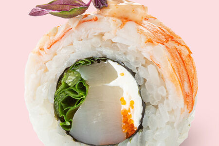 Ролл с гребешком и креветкой