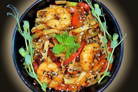 Вок с морепродуктами