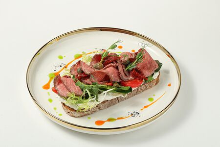 Тост с ростбифом