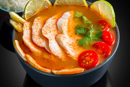 Суп Том ям с курицей