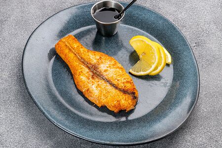 Стейк из форели на углях