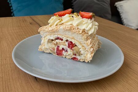 Меренговый рулет 