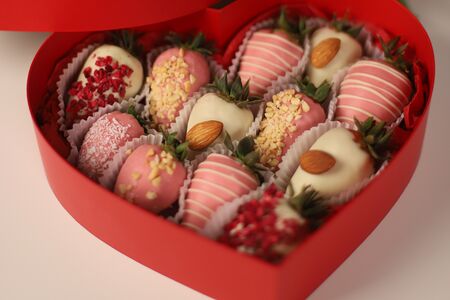 Клубничный бокс в сердце Кларис