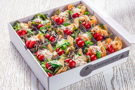 Бокс ассорти салат Цезарь