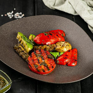 Овощи гриль с песто