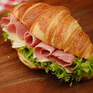 Կրուասան պրոշուտոյով