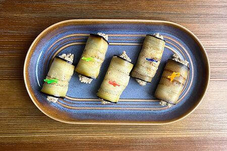 Рулада из баклажанов с грецким орехом