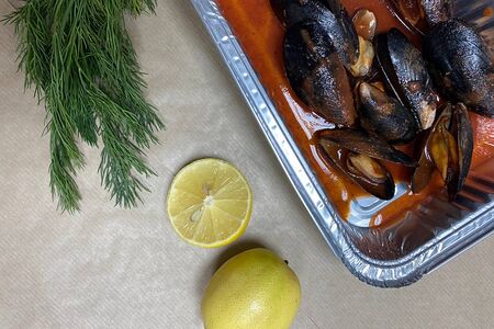 Мидии в томатном соусе