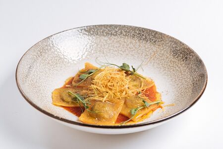 Равиоли с грибной икрой и сыром рикотта