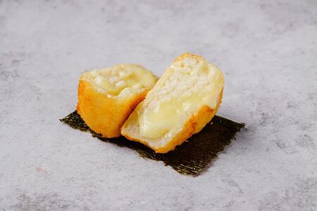 Онигири темпура с сыром