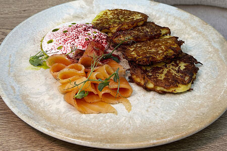 Драники с лососем