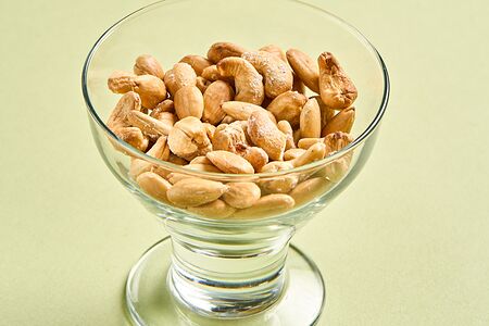 Микс копчёных орехов 