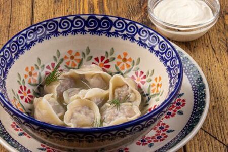 Пельмени с телятиной и деревенской сметаной 