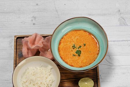 Том ям с морепродуктами на кокосовом молоке