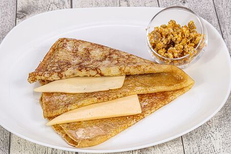 Блин с мясом и сыром