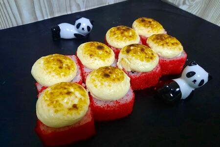 Запеченная калифорния с креветкой