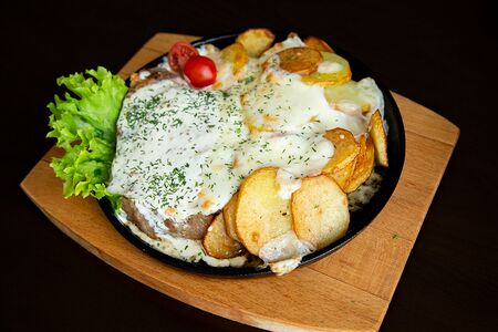 Стейк из свинины в горчичном соусе