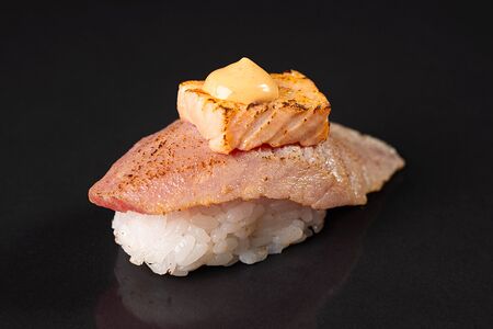 Суши Опаленный микс