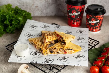 Кесадилья с курицей и грибами