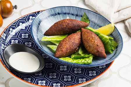 Кибе из баранины с каймаком