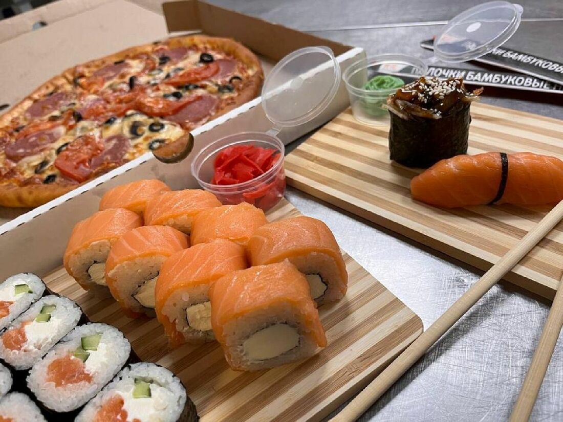 Ресторан Samurai sushi &pizza, Доставка из Samurai sushi &pizza,  Дзержинский район, 247, улица Бориса Богаткова, Дзержинский район,  городской округ Новосибирск, Новосибирская область, Сибирский федеральный  округ, 630000, Россия, местоположение на карте