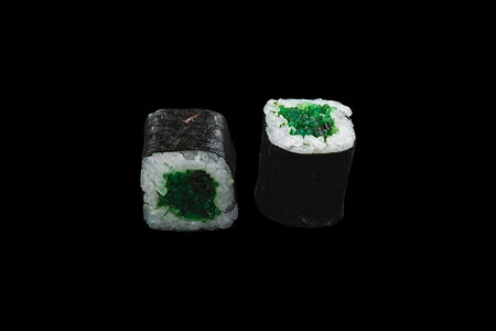 Маки ролл с чукой