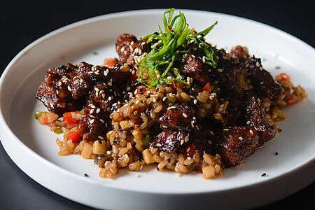 Чесночный рис с телятиной