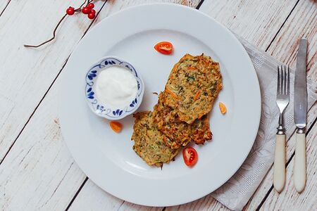 Оладьи из кабачков со сметаной