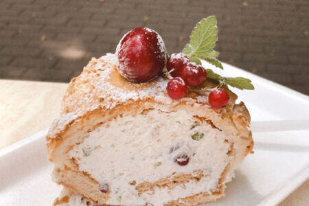 Меренговый рулет с маскарпоне