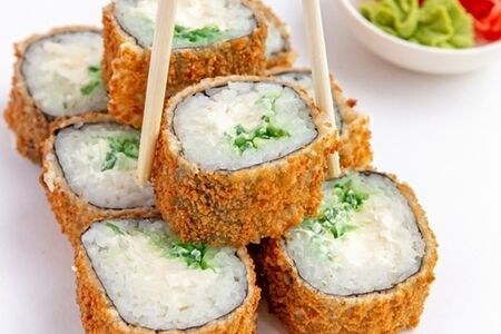 Жареный ролл Хияше темпура