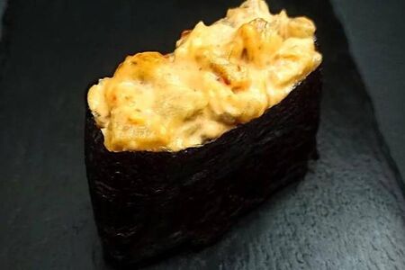 Гункан Спайс с угрем