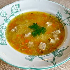 Суп куриный с лапшой