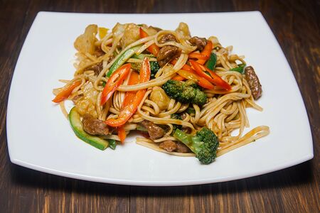 Лапша Удон с говядиной и овощами