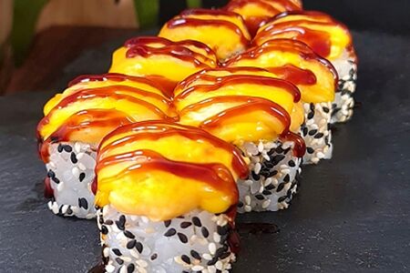Запеченный ролл Teri-yaki shifudo с морепродуктами
