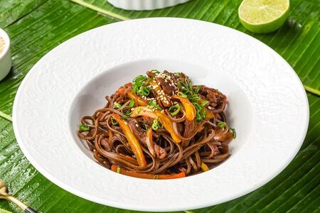 Гречневая лапша с говядиной