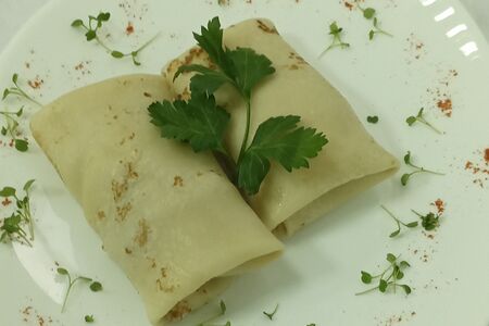 Блинчики с ветчиной и сыром