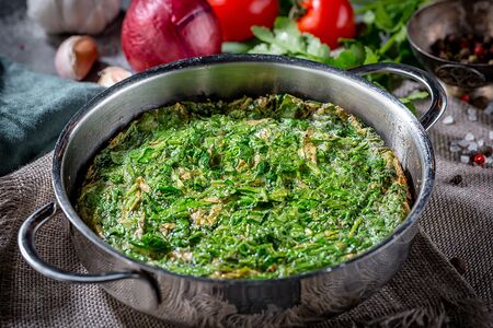 Кюкю с зеленью