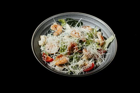 Салат Цезарь с креветками