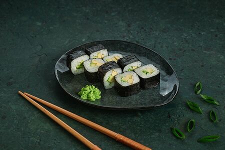 Ролл авокадо маки