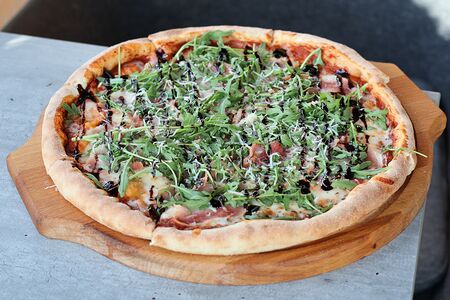Пицца Прошутто Котто с рукколой