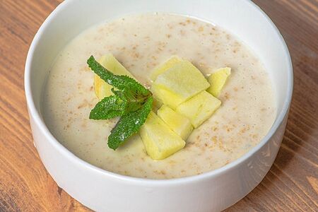 Каша овсяная с фруктами