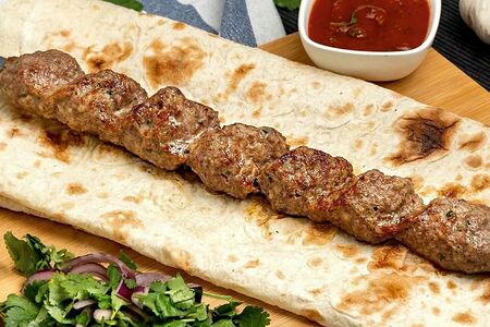 Люля-кебаб из баранины в лаваше