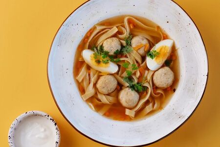 Суп куриный с фрикадельками и лапшой