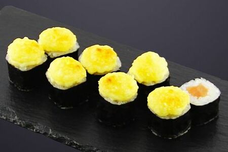 Запеченный ролл с лососем