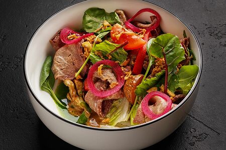 Салат с ростбифом