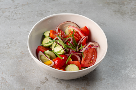 Салат овощной с маслом