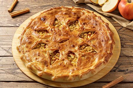 Осетинский пирог с яблоком и корицей