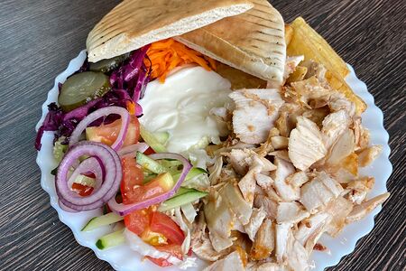 Шаверма на тарелке