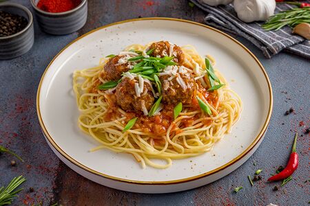 Спагетти с фрикадельками